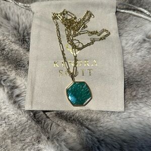 Kendra scott necklace